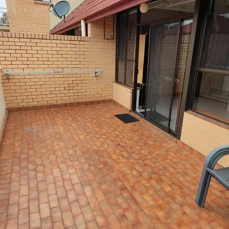 Tuggeranong Short Stay #09 Sleeps 4 Exterior photo