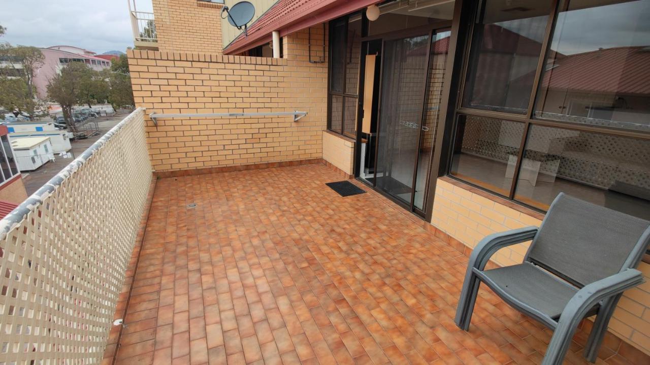 Short #09 Sleeps 4 Apartment Tuggeranong