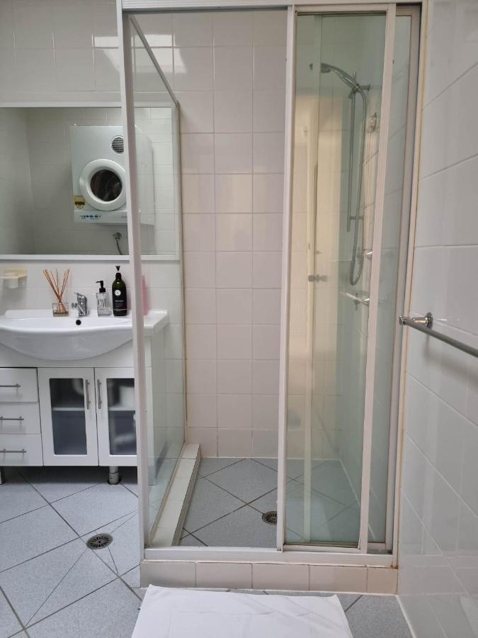 Apartment Short #09 Sleeps 4 *