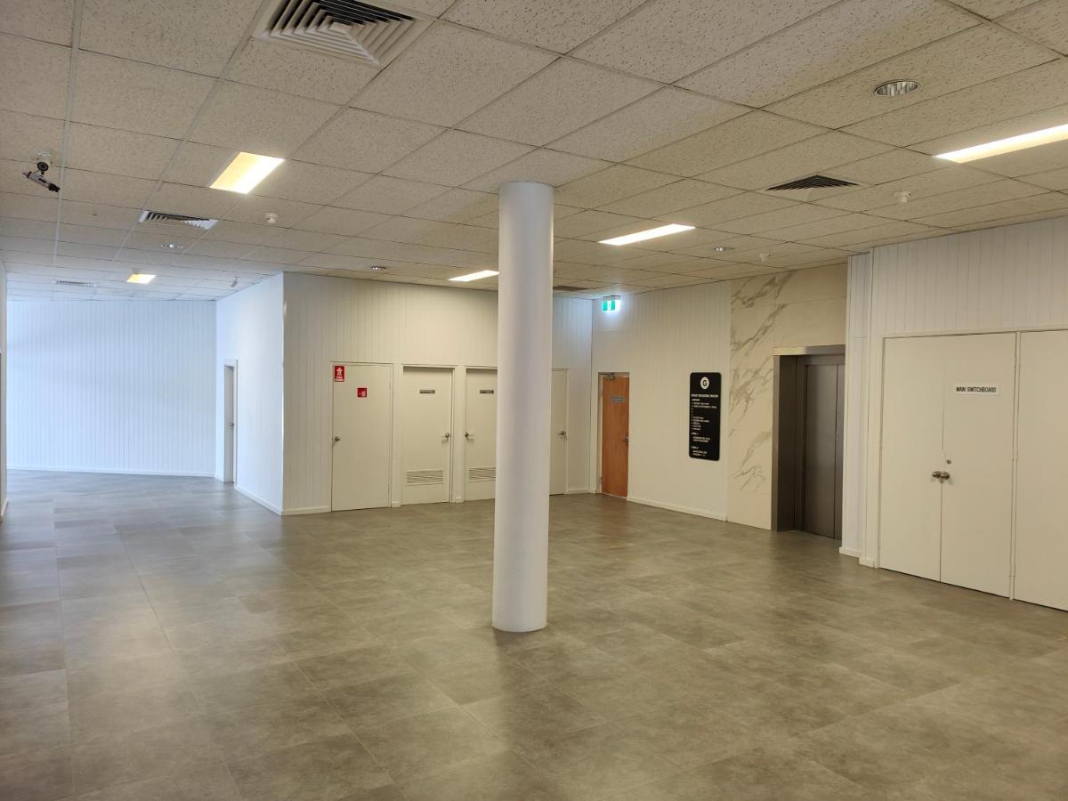 Short #09 Sleeps 4 Apartment *