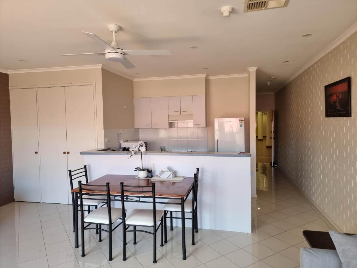 Short #09 Sleeps 4 * Tuggeranong