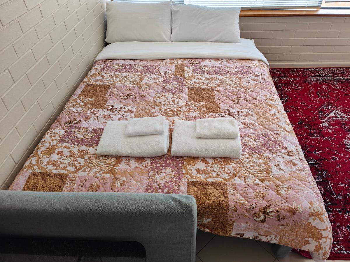 Apartment Short #09 Sleeps 4 Tuggeranong