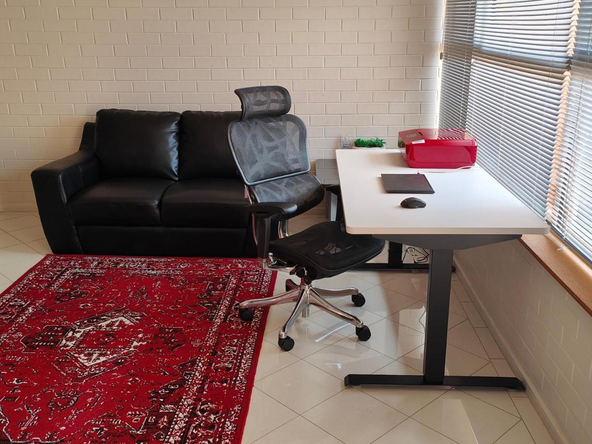 Short #09 Sleeps 4 Apartment Tuggeranong