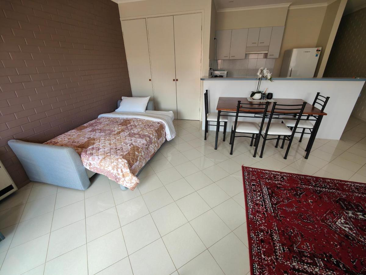 Apartment Short #09 Sleeps 4
